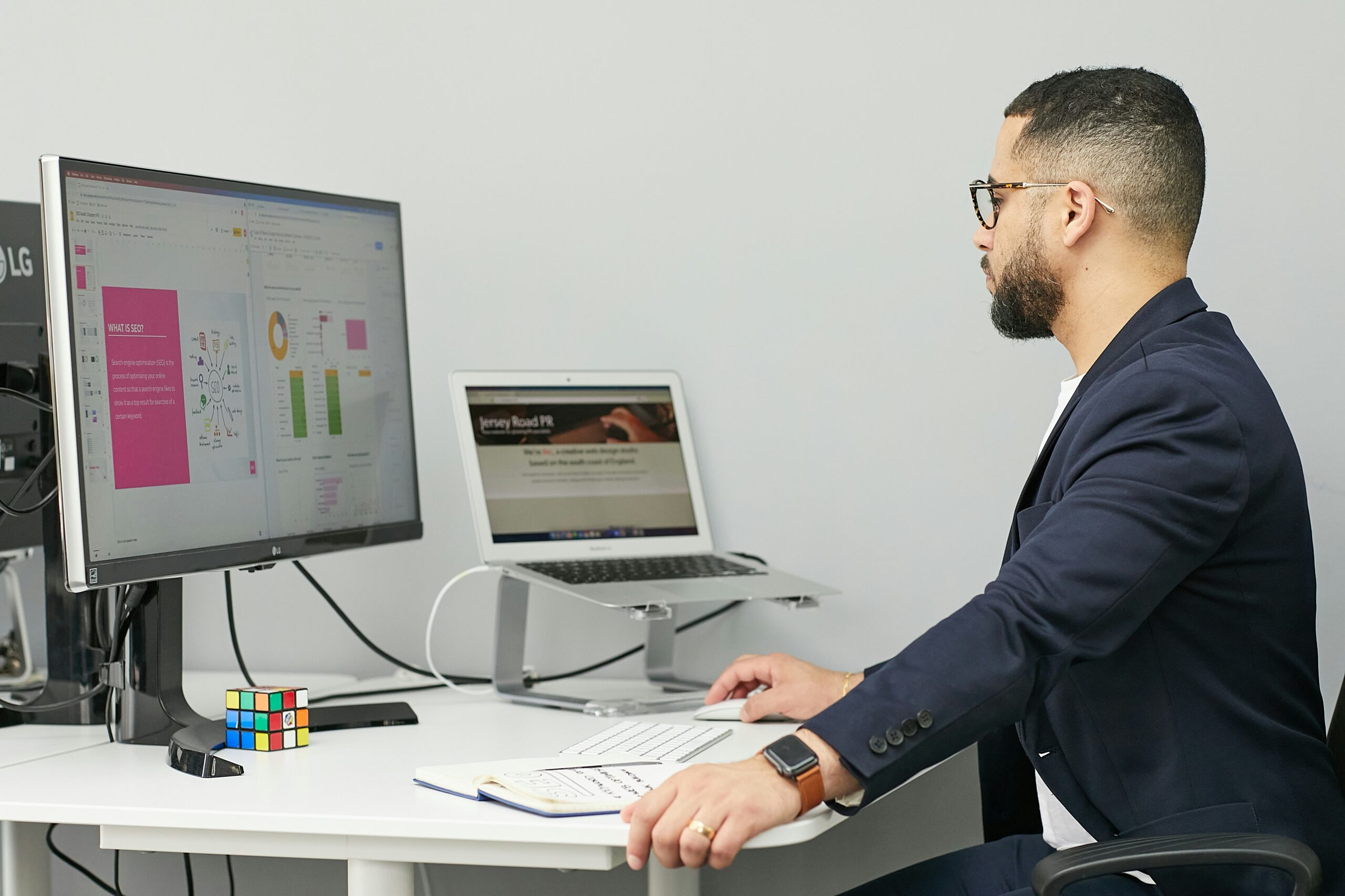 دستیار مدیریت هوشمند